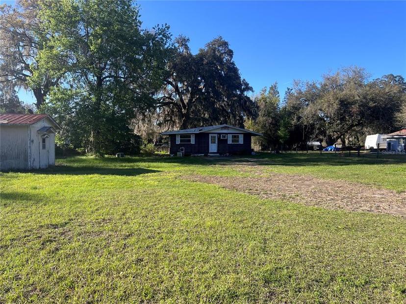 Picture of 10590 Highway 40 E, Inglis FL 34449