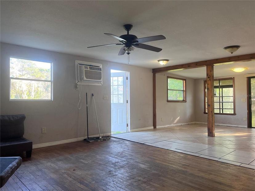 Picture of 10590 Highway 40 E, Inglis FL 34449