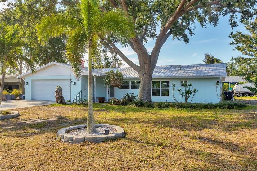Picture of 421 Blackburn Road, Nokomis FL 34275