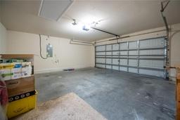 Picture of 2933 Blackwater Oaks Drive, Mulberry, FL 33860
