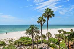 Picture of 1520 Gulf Boulevard Unit 404, Clearwater, FL 33767