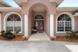 Picture of 4022 Valrico Grove Drive, Valrico, FL 33594