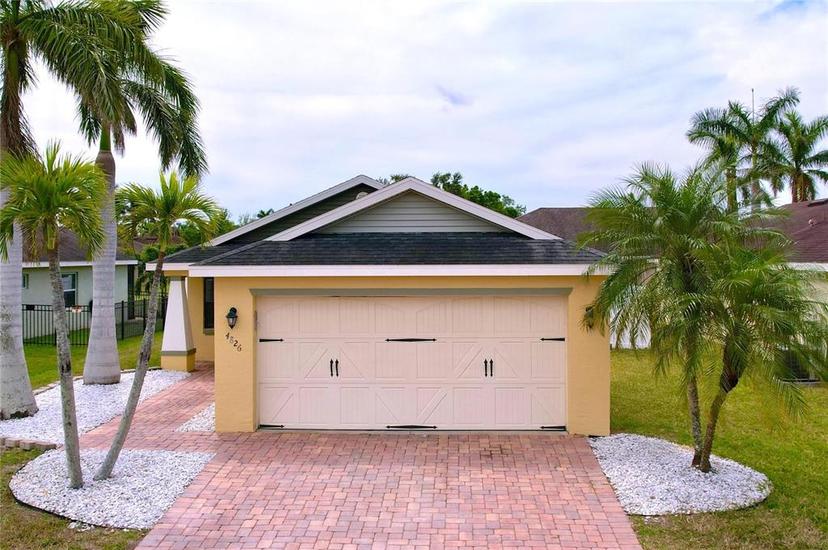 Picture of 4826 San Ortebello Drive, Bradenton FL 34208