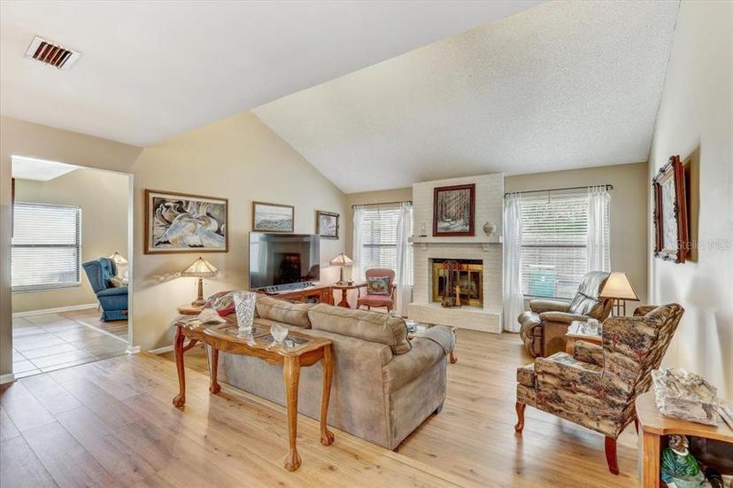 Picture of 614 Sandalwood Drive, Plant City FL 33563