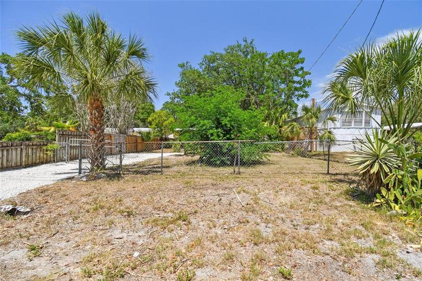 Picture of 850 Center Avenue, Brandon FL 33511