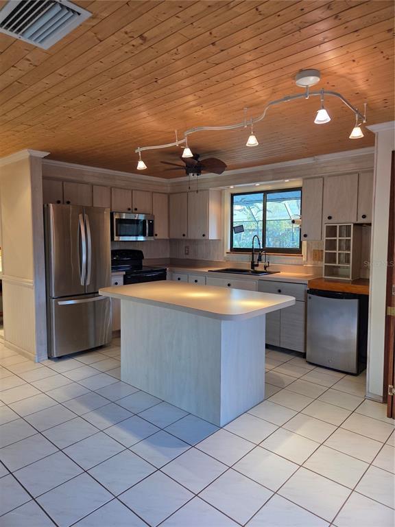 Picture of 4700 Neptune Road, Venice FL 34293