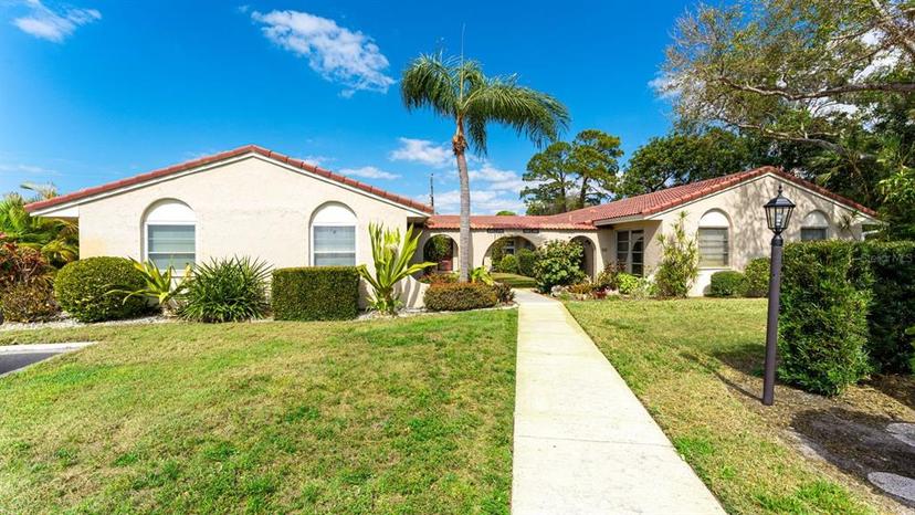 Picture of 2259 Pueblo Lane Unit V38, Sarasota FL 34231