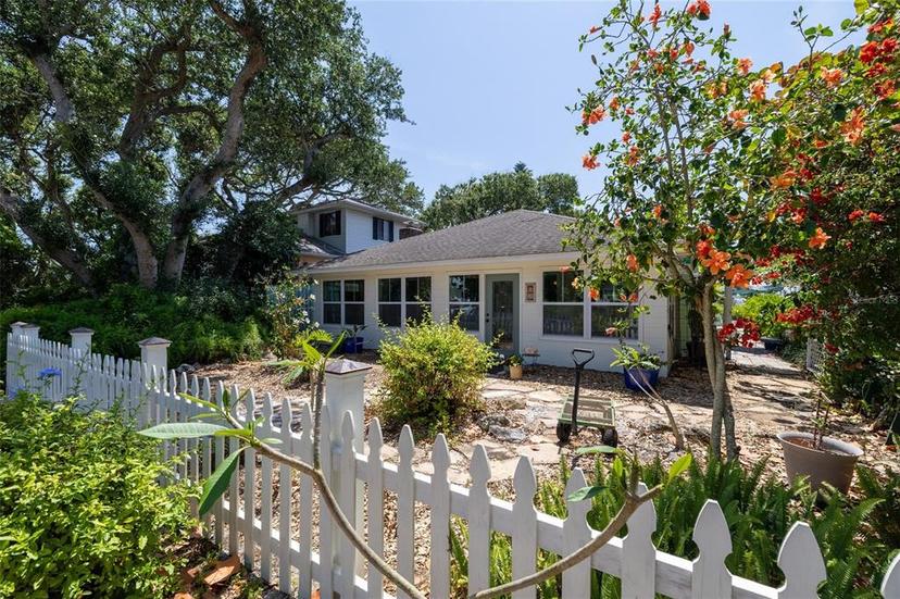 Picture of 825 E 23Rd Avenue, New Smyrna Beach FL 32169