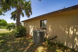 Picture of 2 Black Oak Court, Palm Coast, FL 32137