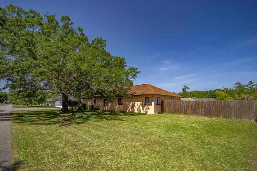 Picture of 2 Black Oak Court, Palm Coast FL 32137
