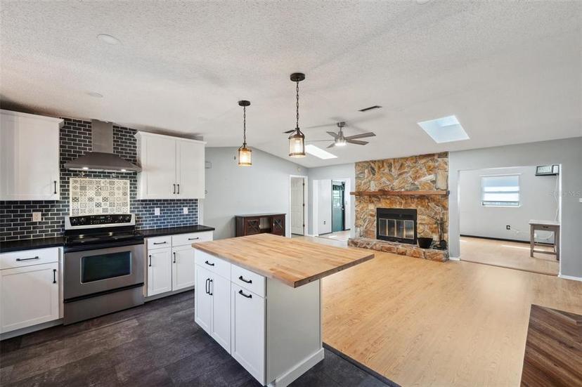 Picture of 9010 Bonnet Way, Weeki Wachee FL 34613