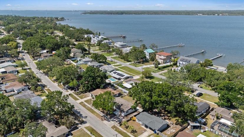 Picture of 324 Country Club Drive, Oldsmar FL 34677
