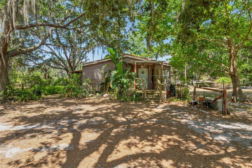 Picture of 5940 Kelly Road, Plant City, FL 33565