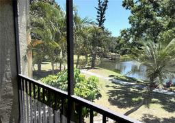 Picture of 425 30Th Avenue W Unit C204, Bradenton, FL 34205