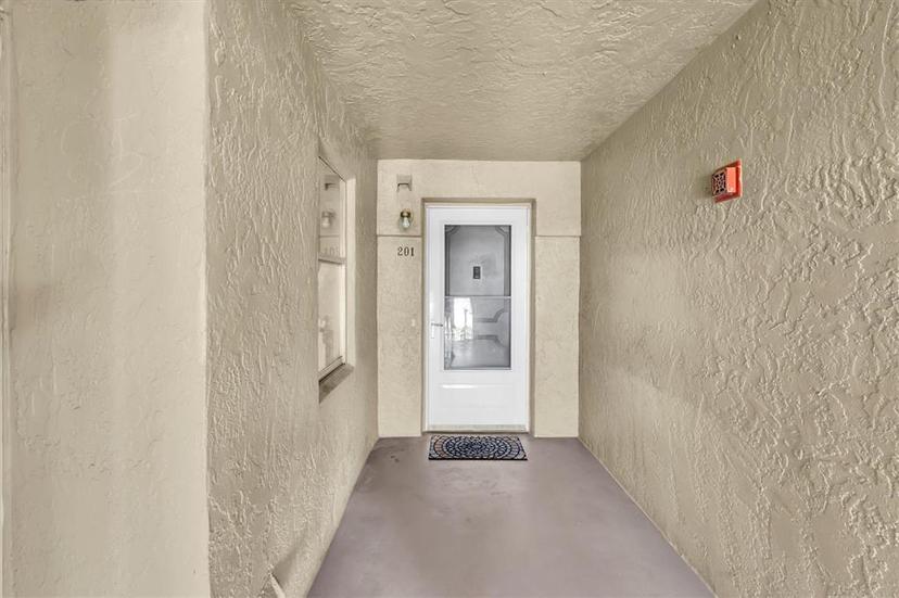 Picture of 90 S Highland Avenue Unit 201, Tarpon Springs FL 34689