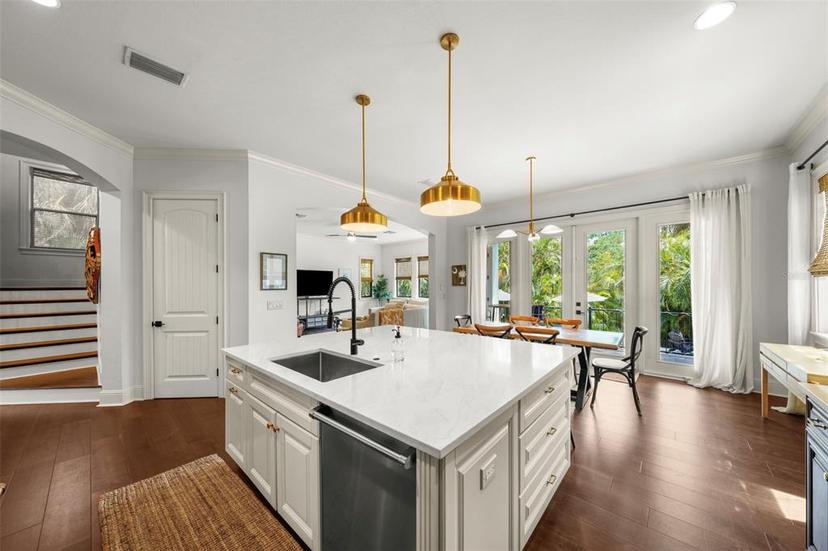 Picture of 4804 W Beachway Drive, Tampa FL 33609