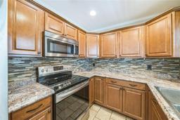 Picture of 940 Thompson Avenue, Frostproof, FL 33843