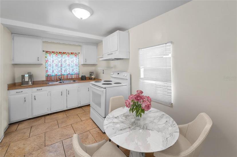 Picture of 2001 29Th Avenue N, St Petersburg FL 33713