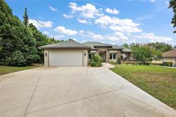 Picture of 562 Dowling Circle, Lady Lake, FL 32159