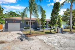 Picture of 936 Alcazar Way S, St Petersburg, FL 33705