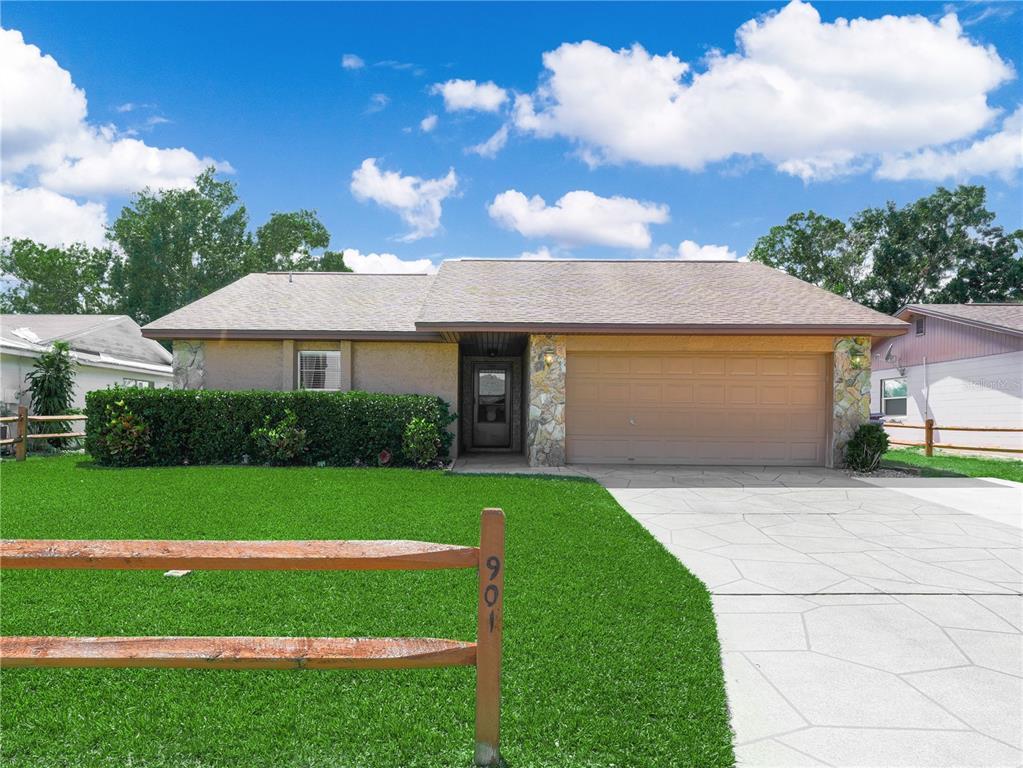 Picture of 901 Spicewood Drive, Lakeland, FL 33801