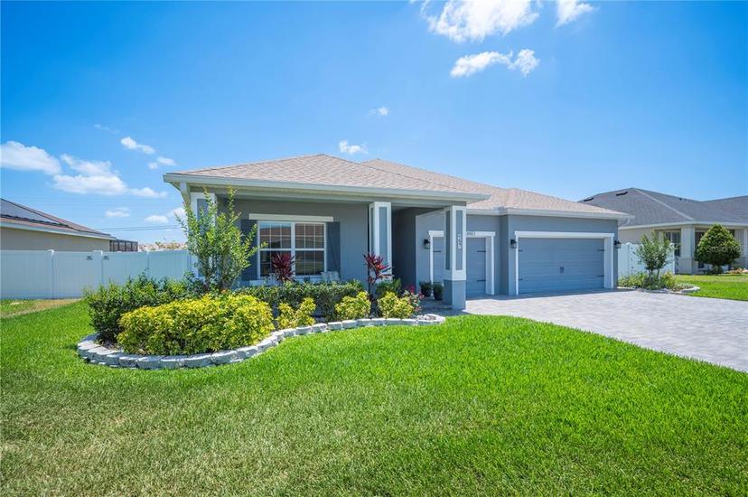 Picture of 157 Walkers Point Drive, Auburndale FL 33823