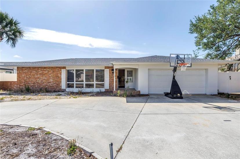Picture of 2140 Dolphin Boulevard S, St Petersburg FL 33707