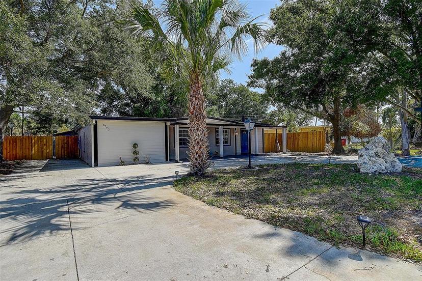 Picture of 8723 Magnolia Drive, Seminole FL 33777