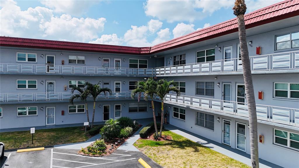 Picture of 5660 80Th Street N Unit C101, St Petersburg, FL 33709