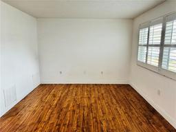 Picture of 5660 80Th Street N Unit C101, St Petersburg, FL 33709