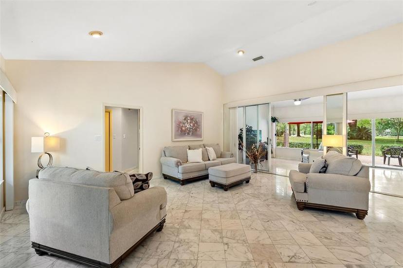 Picture of 11123 Palmetto Boulevard, Alachua FL 32615