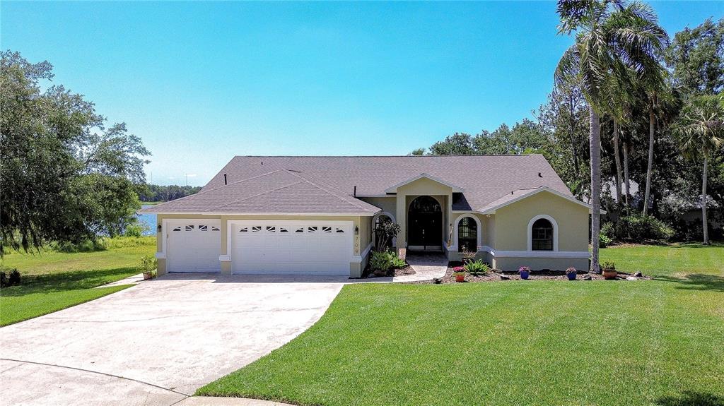 Picture of 709 Sportsman Park Drive, Seffner, FL 33584