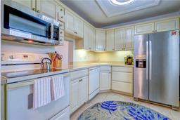 Picture of 4800 Gulf Of Mexico Drive Unit 204, Longboat Key, FL 34228