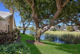 Picture of 1447 Gleneagles Drive, Venice, FL 34292