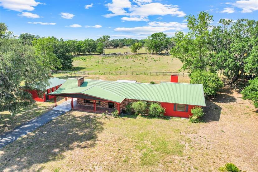 Picture of 274 W Kings Highway, Center Hill FL 33514