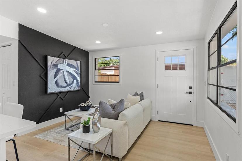 Picture of 4008 W Olive Street, Tampa FL 33616