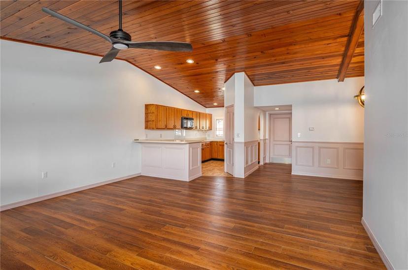 Picture of 6201 Country Club Drive Unit 21, Lake Wales FL 33898