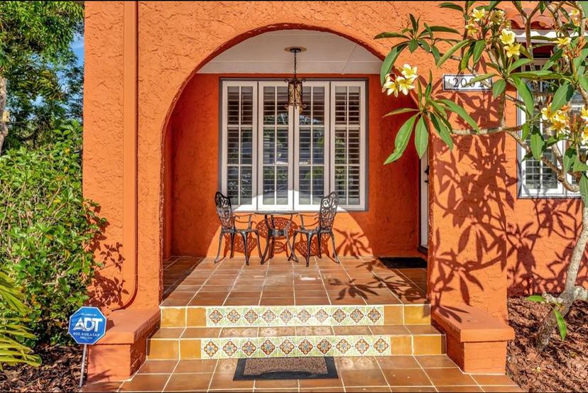 Picture of 2002 Central Avenue, Sarasota FL 34234