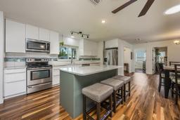 Picture of 208 Madeira Avenue, Orlando, FL 32825