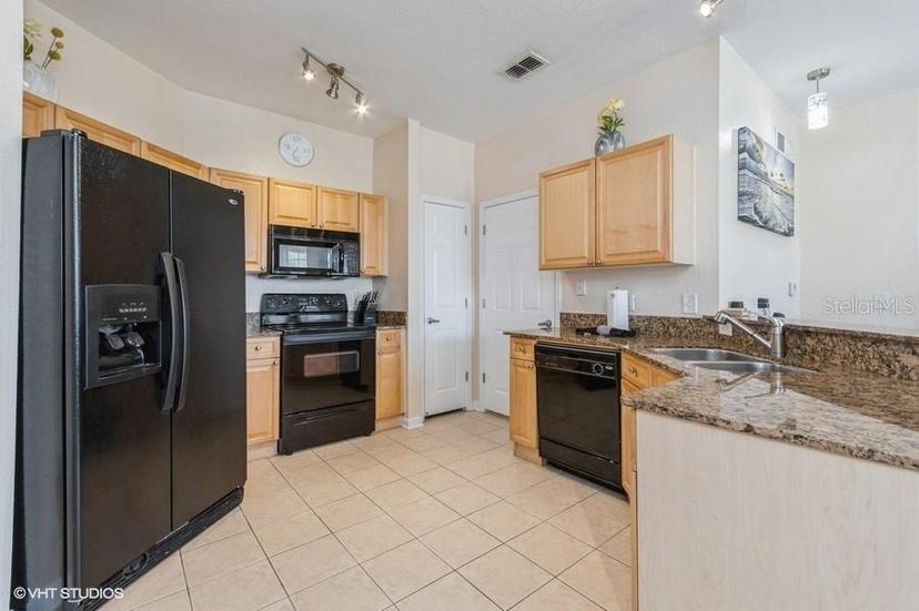 Picture of 411 Terrace Ridge Circle Unit 222, Davenport FL 33896