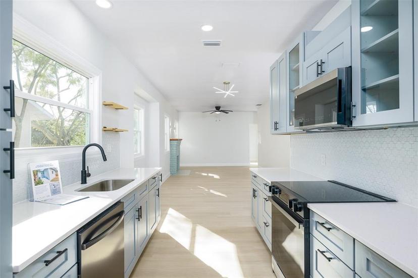 Picture of 1045 22Nd Avenue N, St Petersburg FL 33704