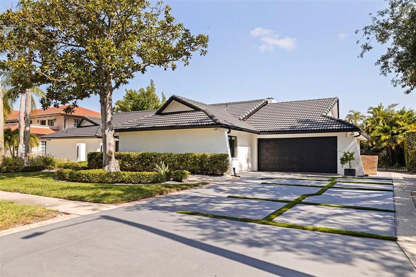 Picture of 7108 Pelican Island Drive, Tampa FL 33634