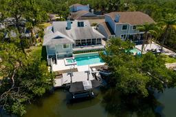 Picture of 733 Captiva Court Ne, St Petersburg, FL 33702