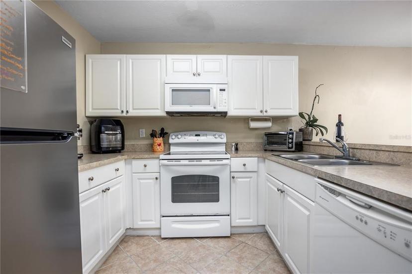 Picture of 83 SE 16Th Avenue Unit E103, Gainesville FL 32601
