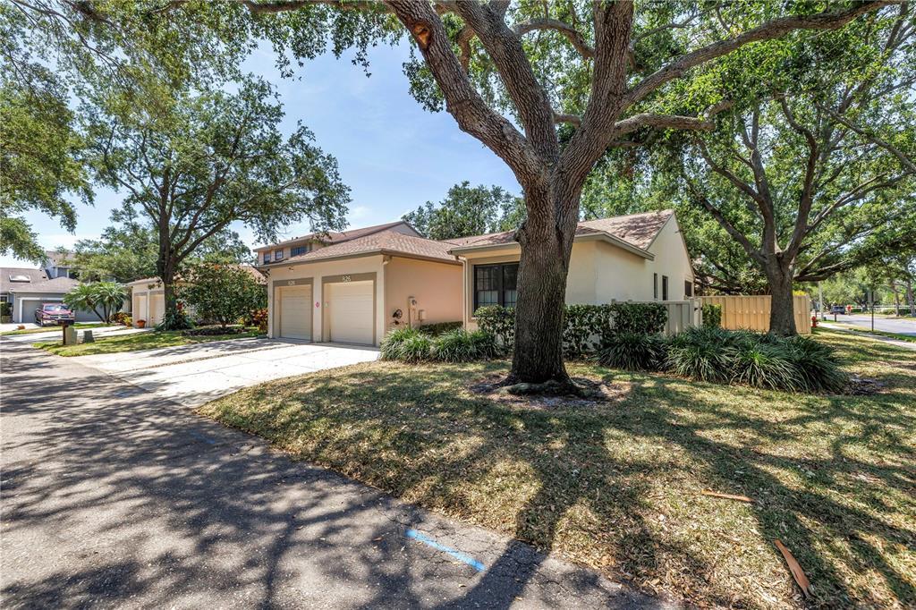 Picture of 826 Glades Court Ne, St Petersburg, FL 33702