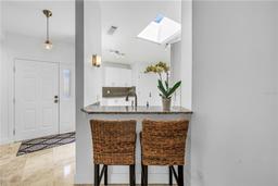 Picture of 826 Glades Court Ne, St Petersburg, FL 33702