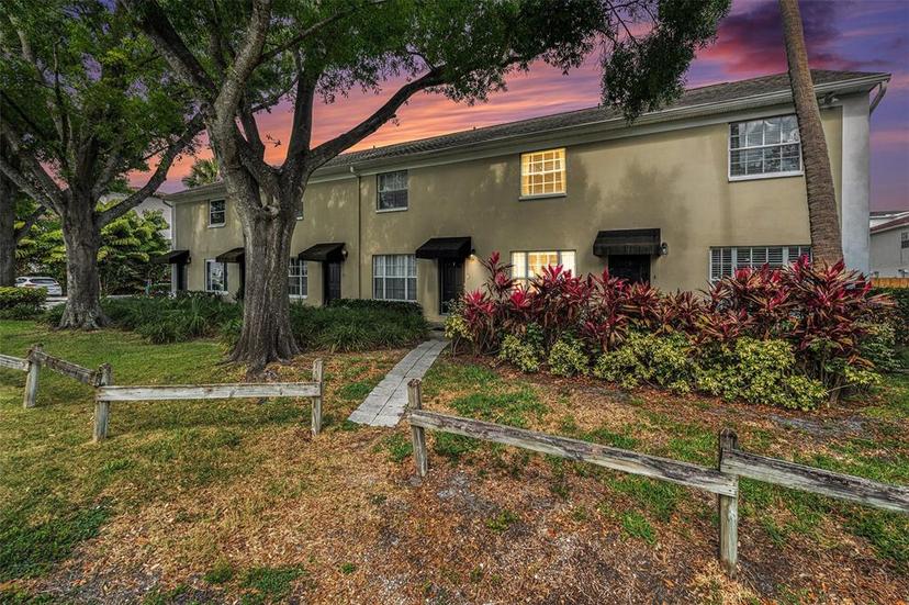 Picture of 408 S Arrawana Ave Unit A4, Tampa FL 33609