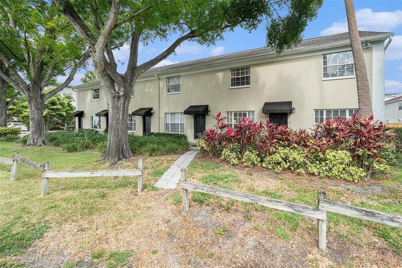 Picture of 408 S Arrawana Ave Unit A4, Tampa FL 33609