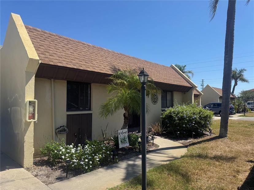 Picture of 469 Albee Farm Road Unit V19, Venice FL 34285