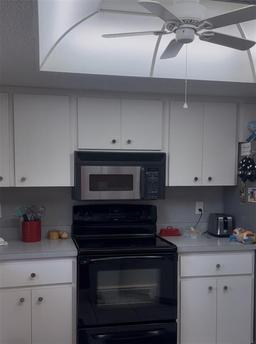 Picture of 469 Albee Farm Road Unit V19, Venice, FL 34285